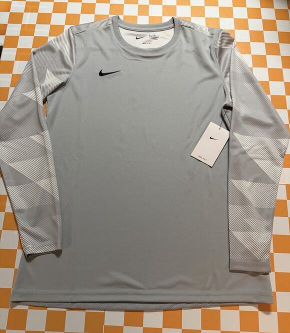 Nike Tops - Nike Dri-Fit Grey Activewear Long Sleeve Shirt Women’s Med. NWT